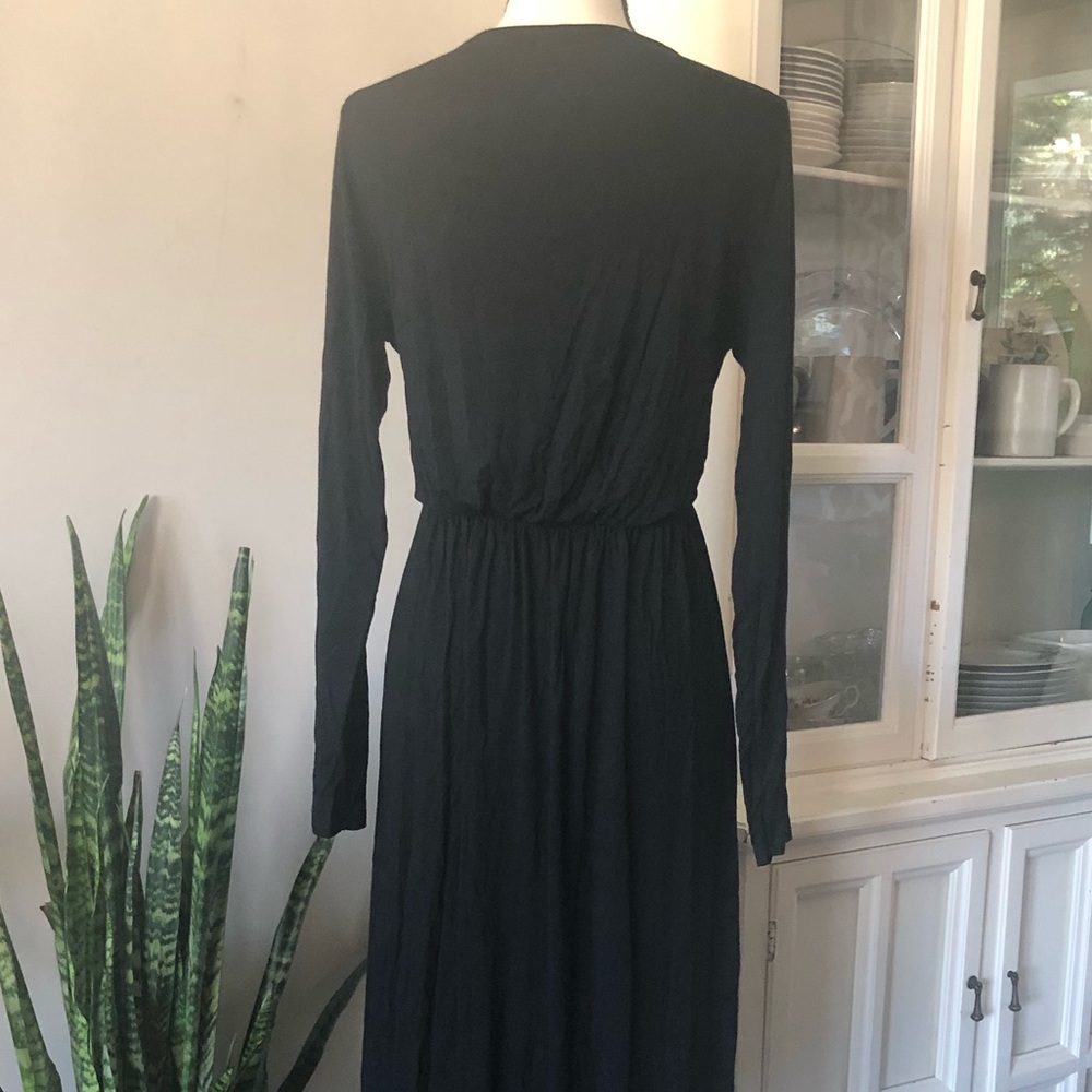 Black surplice long sleeve midi dress - Picture 6 of 6